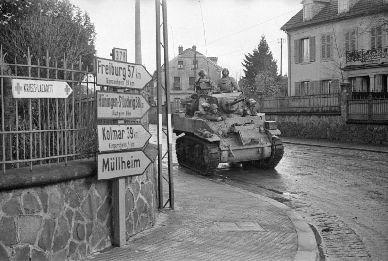 Heisenberg_PzVI's tweet photo. 1944年11月21日 フランス、ミュルーズ
自由フランス軍 #M5stuart https://t.co/ClQ43tqAeF