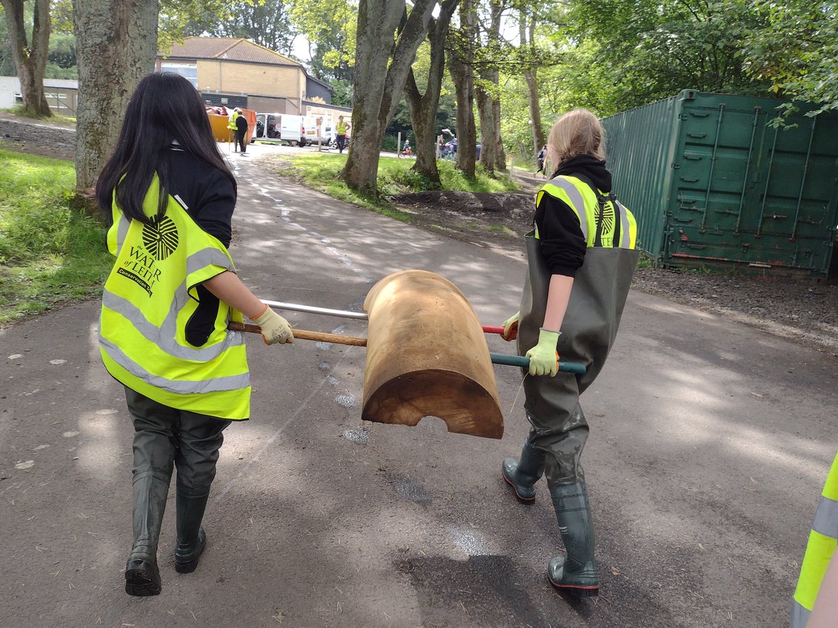 WOLCT's tweet photo. A short and sharp session with pupils from @BalernoHS today both on the banks and in the river.

Eight bags of plastic waste from the banks removed, whilst several donned waders to recover traffic cones, chairs and a computer monitor.

@Edinburgh_CC @KSBScotland #upstreambattle https://t.co/58Eazq9imb
