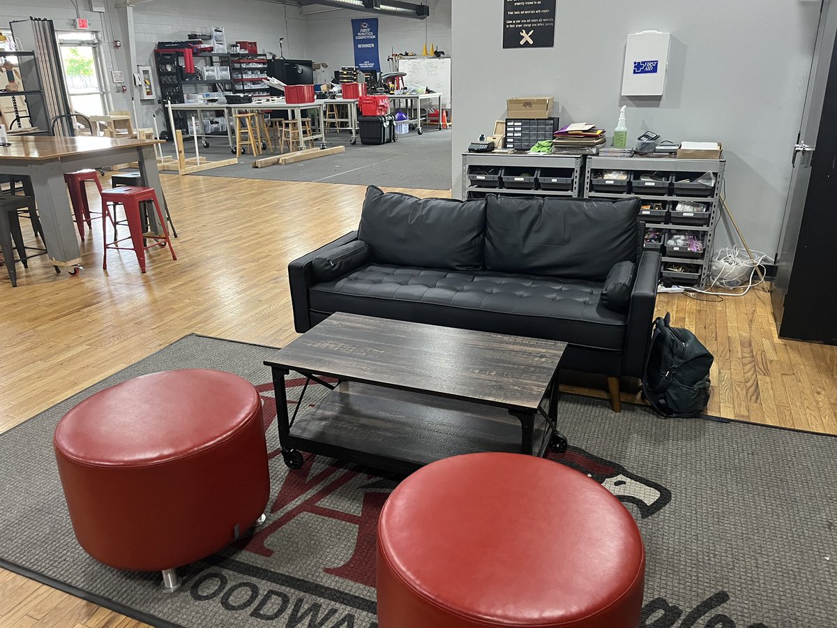 msloanh's tweet photo. I am so excited about the finishing touches on the WAMS Maker Space! Grateful to our amazing facilities staff who made it happen! @WAMiddleSchool @WoodwardAcademy https://t.co/zQjYiPvUQl