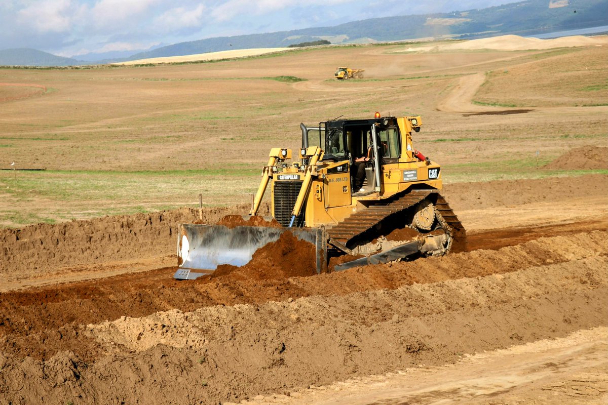ElginTruckpics's tweet photo. #GFJOB #Caterpillar #D6t working on the new #castlestuart #golfdevelopment #Dozer @FinningNews @EarthmoversMag https://t.co/wpa8V7ctgm