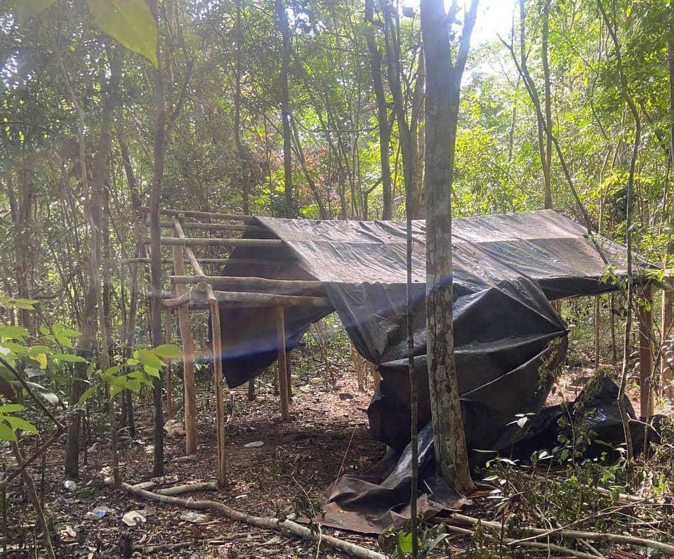dhernandezlarez's tweet photo. En el marco de la Orden de Operaciones “Roraima 2023,"  #FANB localiza y desmantela un (01) artefacto explosivo militar (Trampa) cuyo elemento principal era una granada de fusil anti tanque, utilizado por el GEDO “Tren de Guayana", en el cerro La Buyita, municipio El Callao, estado Bolívar, para cercar y defender posición adelantada de campamento ilegal. 
Venezuela es territorio de Paz y no se permitirán grupos delincuenciales armados al margen de la ley, depredando la naturaleza y sometiendo a la población.

#IntegrarEsVencer