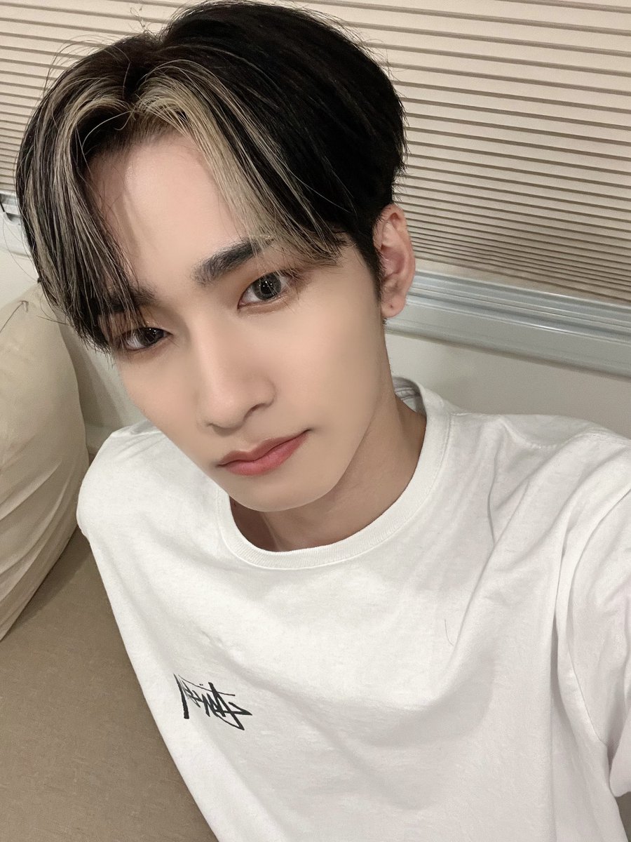 by_EPEX's tweet photo. [#제프]

💛🖤💛🖤

#EPEX #이펙스 #JEFF #제프 #젶프프 https://t.co/xDPhgilTEG