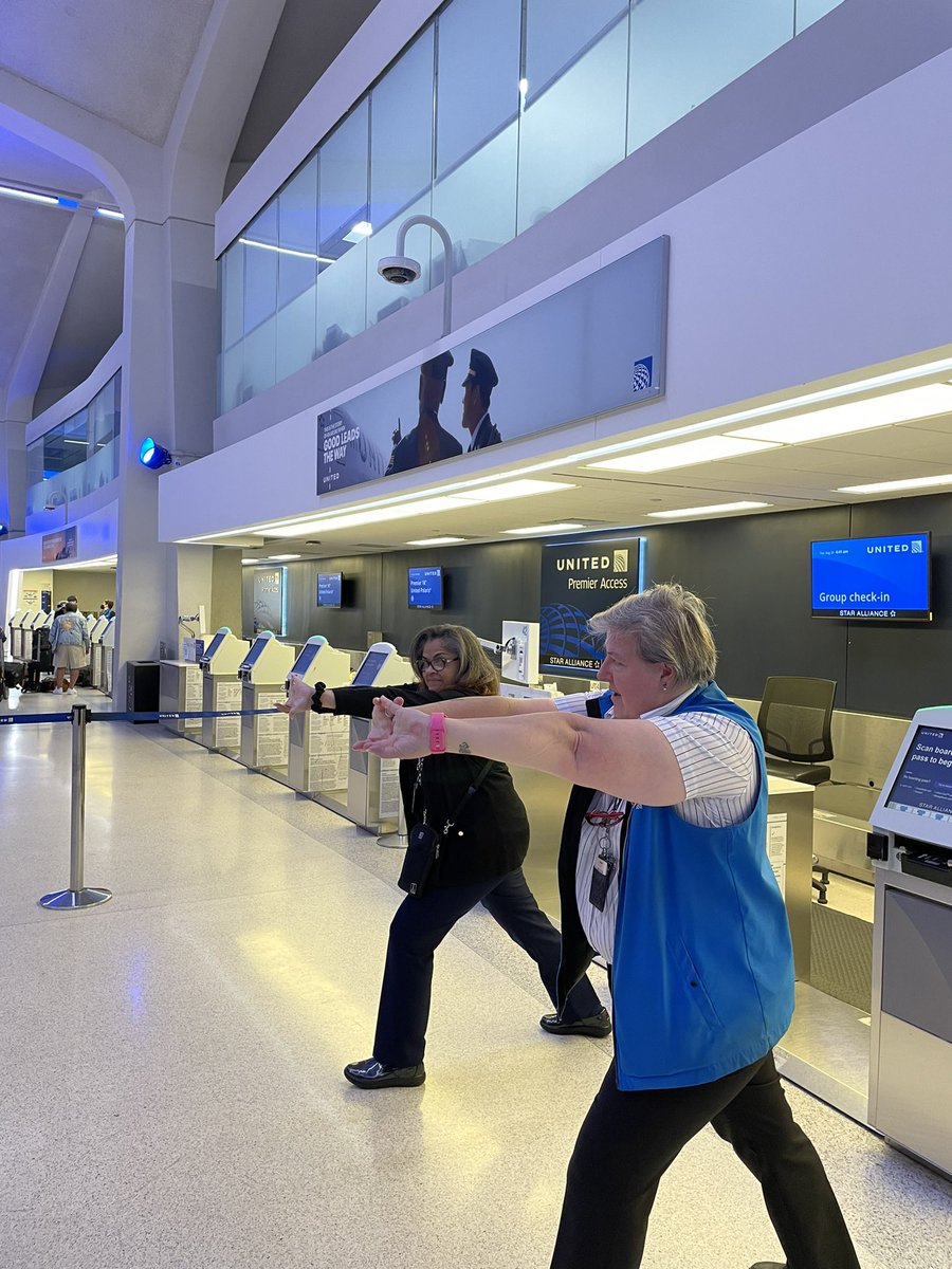 ewrstacey's tweet photo. Good morning United! 
Starting our day with a lobby stretch.@AOSafetyUAL @csarkari @Jordan_Bykowsky @MalkowskiAneta https://t.co/Eks4GMXkrb