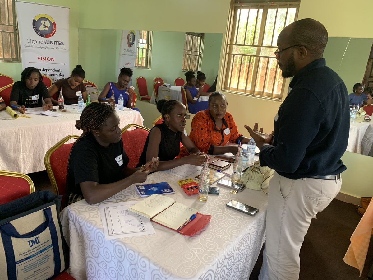 Princemaliksfa3's tweet photo. Empowering young women in business enterprise and equipping them with many skills including team building by @artteeks from Zimbabwe and @amoskiyingi hosted by @UgandaUnites https://t.co/Kvqzy3hku4