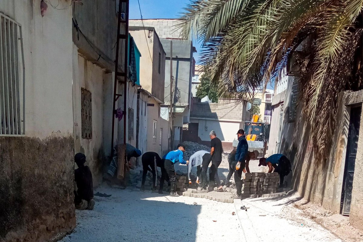 yalcinkayamehmt's tweet photo. 📍 Yeni Mahalle #Serdar Sokak.

⚠️Kilitli parke döşeme çalışmalarımız devam ediyor.🚧 https://t.co/p7X8HwFbQJ