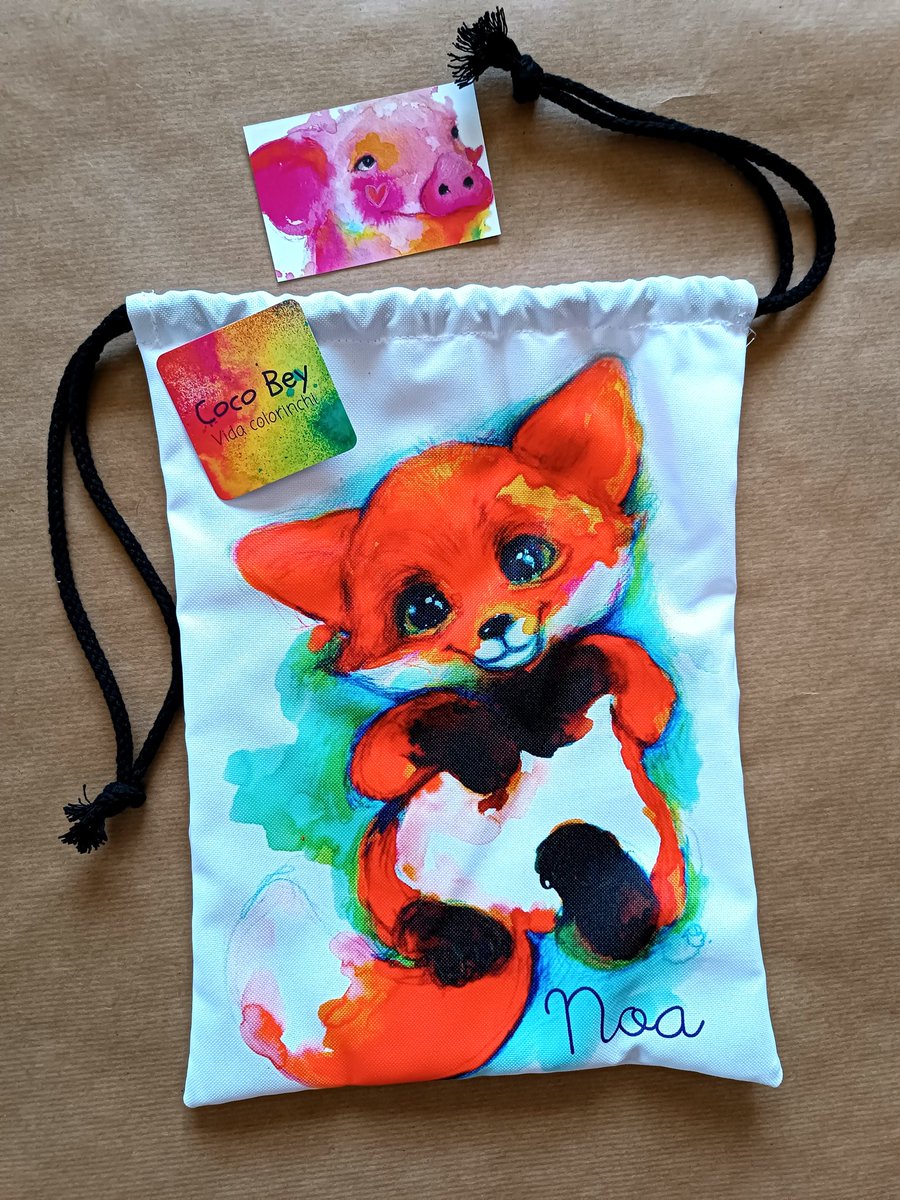 Ya están aquí las bolsas para merienda para peques y no tan peques, son de poliéster impermeable, se pueden lavar en la lavadora. Con el nombre del peque opcional. Miden 21*28 cm cabe todo perfecto.🧡❣️🧡 Con cualquier ilustración mía, compartid por favor ¿Qué os parece?