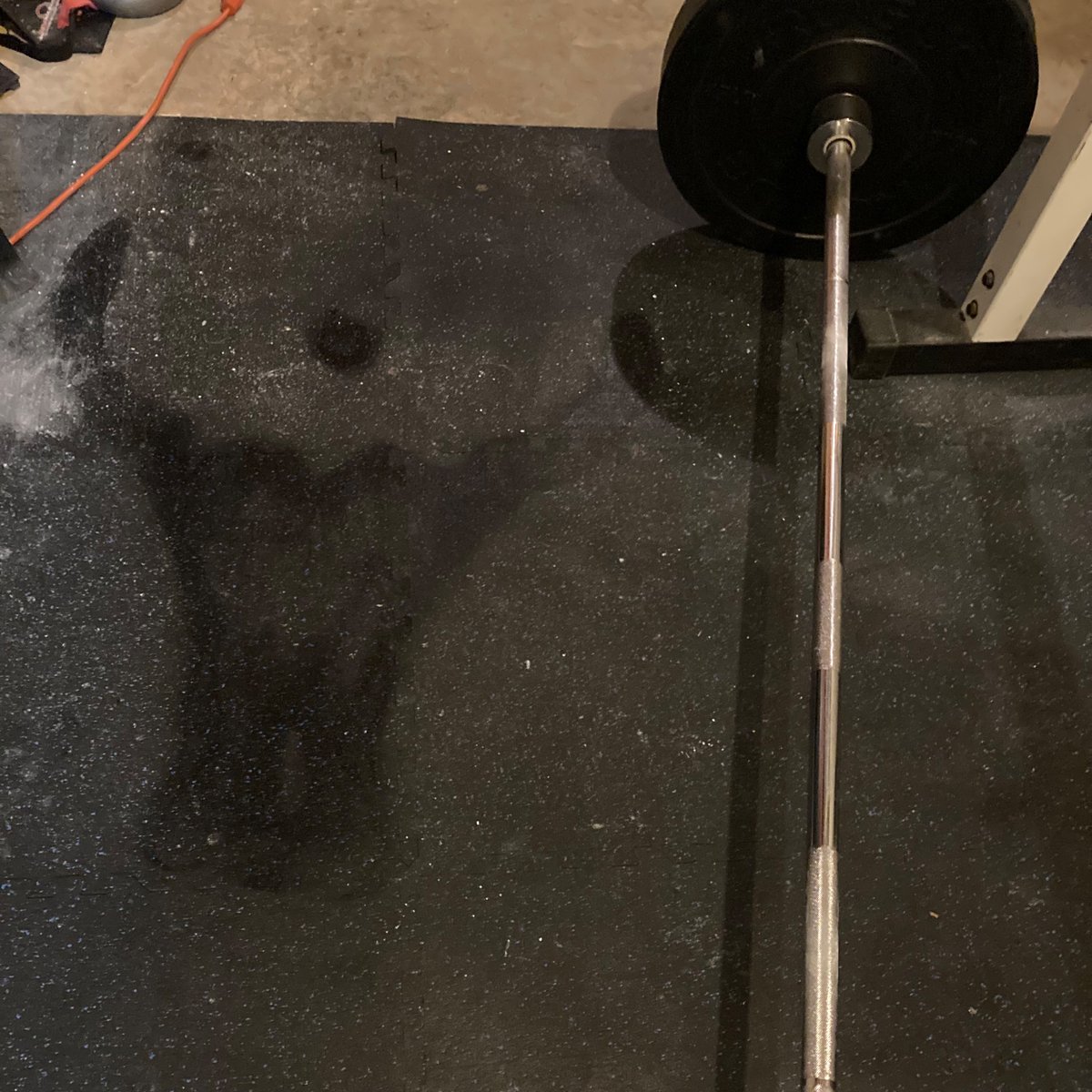 TimGarrisonMO's tweet photo. .@CrossFit says,
Every time a barbell rings,
A #sweatangel gets its wings! https://t.co/D0j0MWxs9J