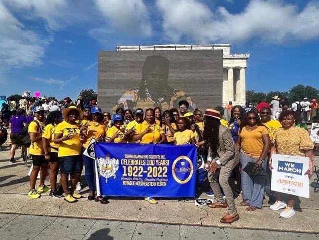 SGRhoCentral's tweet photo. This past weekend, many community leaders, decision makers, activists and fellow D9 members March on Washington. SGRho is honored to have been a part of the 60th anniversary of this historic moment. 

#MarchOnWashington60 #MOW60 #March60 #SigmaGammaRho #GreaterWomenGreaterWorld https://t.co/wEi2HftMvy
