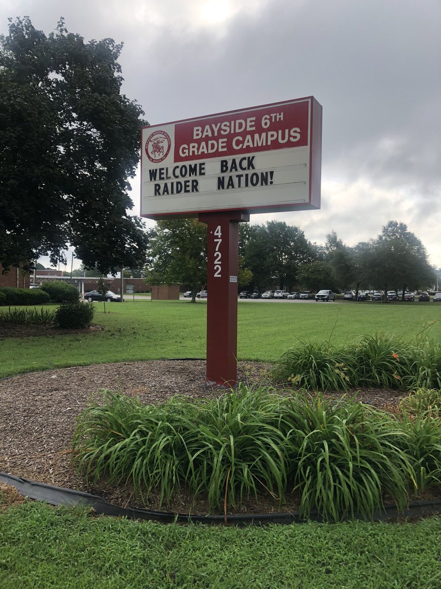 lasilvervb's tweet photo. Day 2 and @bayside6campus is running like a well-oiled machine! 6th graders are ready to learn this morning. ❤️#VBRippleEffect @VBTitleI @S_Bevel @jlburns1311 @vbschools https://t.co/hmDpG7bU7b