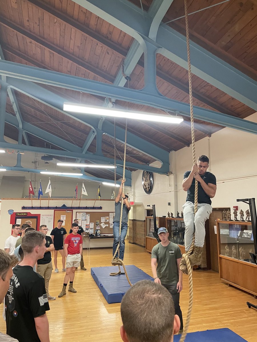 KU_ArmyROTC's tweet image. Ranger Challenge Update! More tryouts in the books. Today, our team focused on hand signals and rope climbing techniques. These Cadets are stepping up their game! 💪 #RangerChallenge #Training #leaderswanted