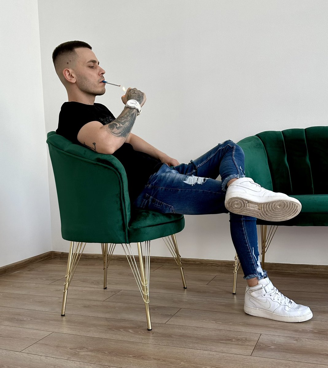 MasterBraz95's tweet image. #alpha as fuck. 

Skype: Balkan_Braz95

#cashmaster #findom #sneakersworship #alphamale