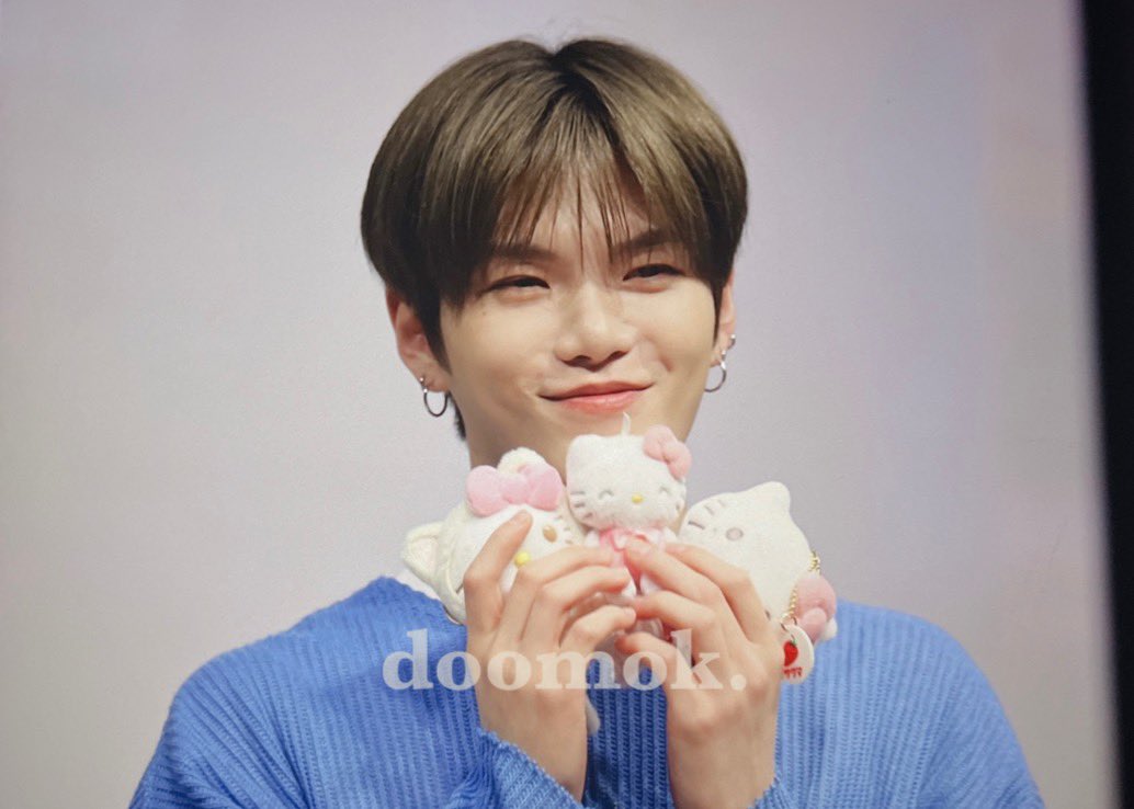 im_doomok's tweet photo. 이건 B컷인데...헤실헤실 계냥이 기여워서☺️🩷 #계현 https://t.co/T4C0Uc3u0c