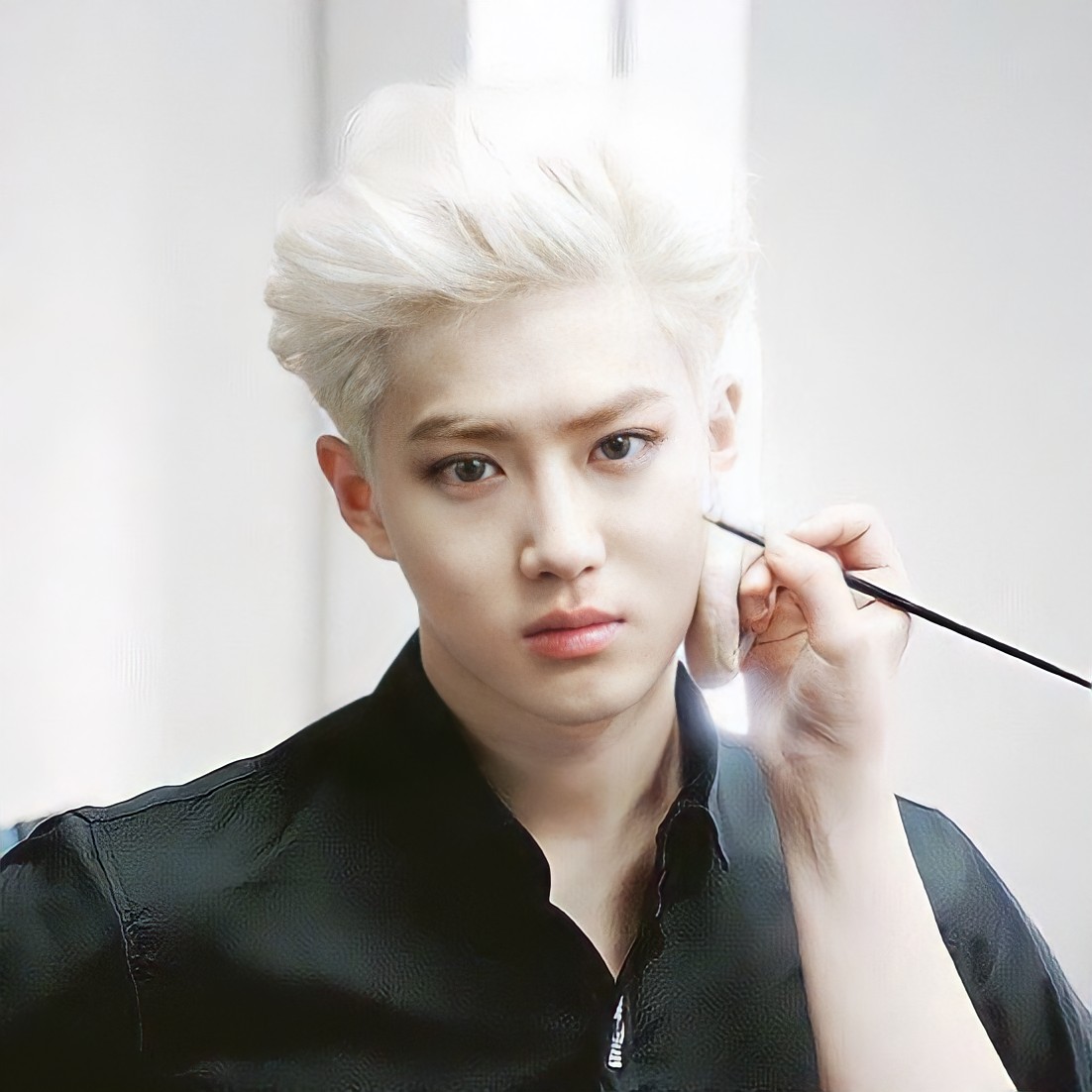 SUHOLOOK's tweet photo. junmyeon is a work of art ✨️ https://t.co/x7iwUpIbM2