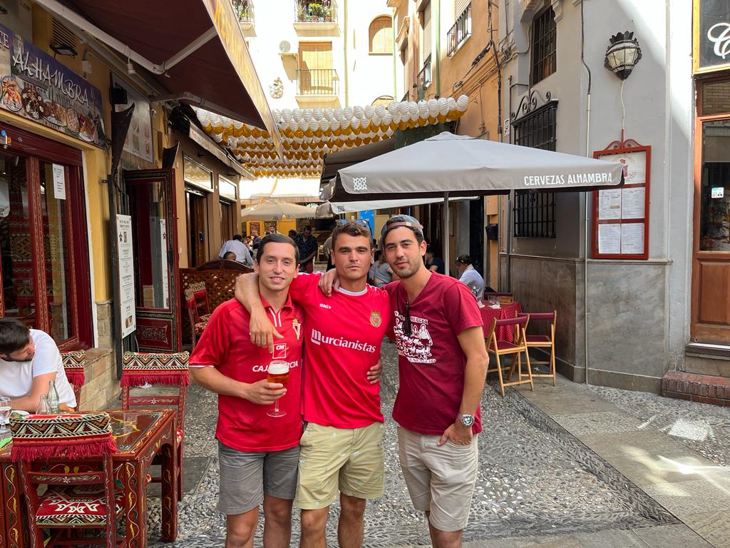 jaimegr6's tweet photo. La vida es una maravilla, cuando estoy con mi pandilla..... @fersp92 @SebastianHP96 https://t.co/0QePzuCbNo