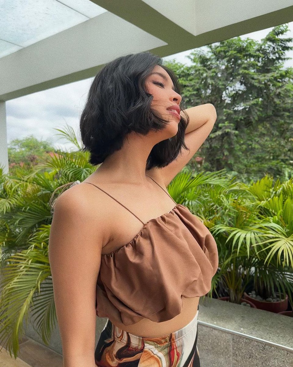 banderaphl's tweet photo. SHORTY CUTIE!! 😍💇🏻‍♀️

IBINIDA ng TV host na si Maine Mendoza-Atayde ang kanyang fabulous short haired look sa Instagram account.

“Hey shorty,” caption nito sa kanyang post. | 📸: Instagram/Mendoza

Read related chikas: https://t.co/GEDPLcaSYk https://t.co/gpq2QcIfzK