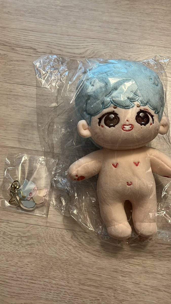 doll_0901's tweet photo. 블루태 3.5

받고나서 꺼낸적 없어요!
처음상태 그대로입니다
하자 없고 양도 받으실분만 연락주세요

태형인형 뷔 방탄 v https://t.co/gNmlzJw1sp