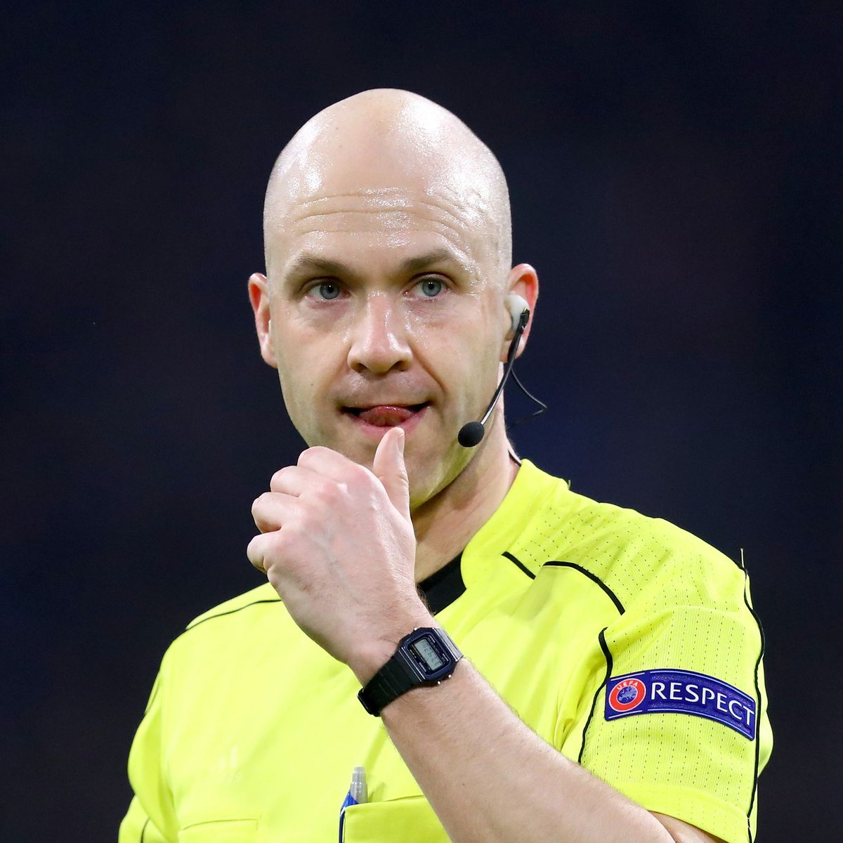 karthikadhaigal's tweet photo. π¨ Fixture News -
Arsenal vs Manchester United
Referee: Anthony Taylor.
Assistants: Gary Beswick, Lee Betts.
Fourth official: Darren Bond.
VAR: Jarred Gillett.
Assistant VAR: Simon Bennett.
(@premierleague )