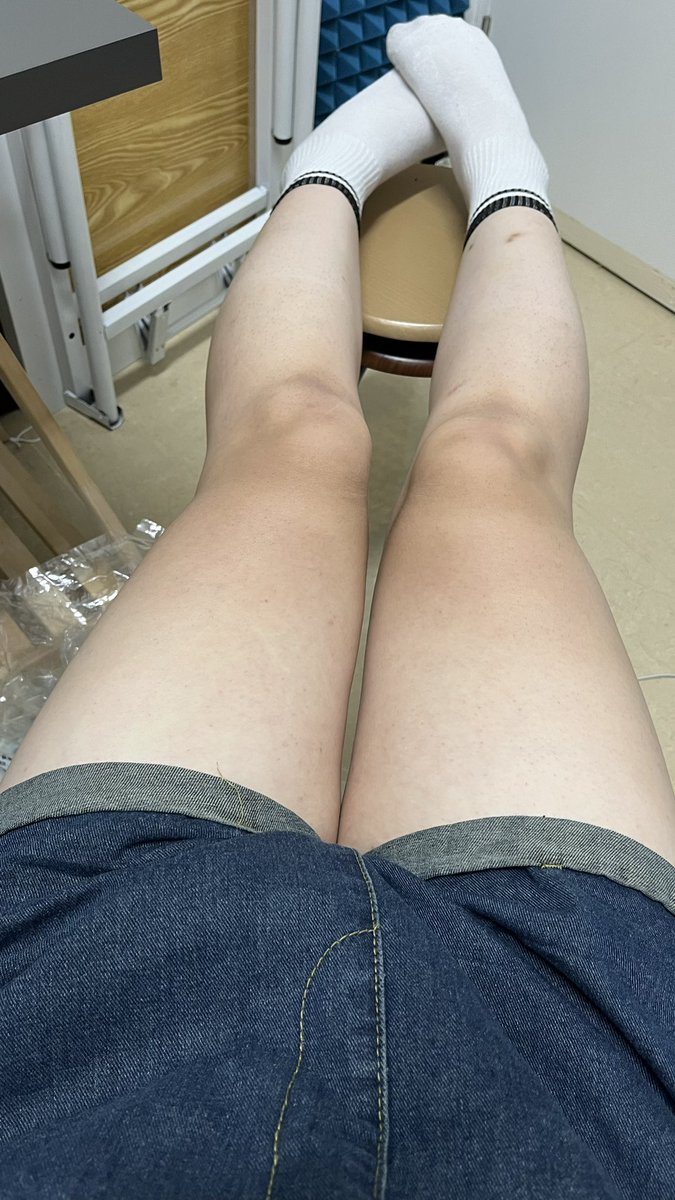 CDBopo's tweet photo. 長腿
#偽娘 #HKCD #長腿 #可愛い https://t.co/bvJw6jEoYx