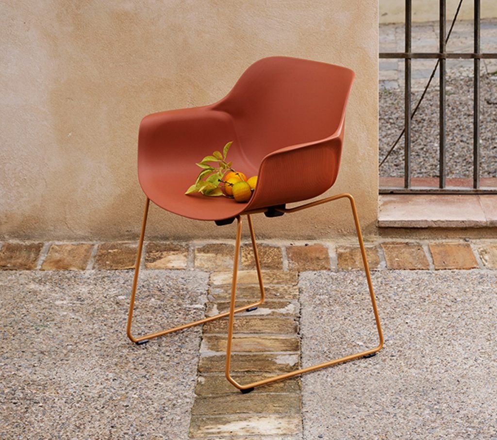 workrestplayni's tweet image. ABRIL is a wonderfully diverse Tub Chair that is available in a range of bases, fully plastic or upholstered and in a stunning colour palette...

#modernseating #tubchairs #interiors #wrp