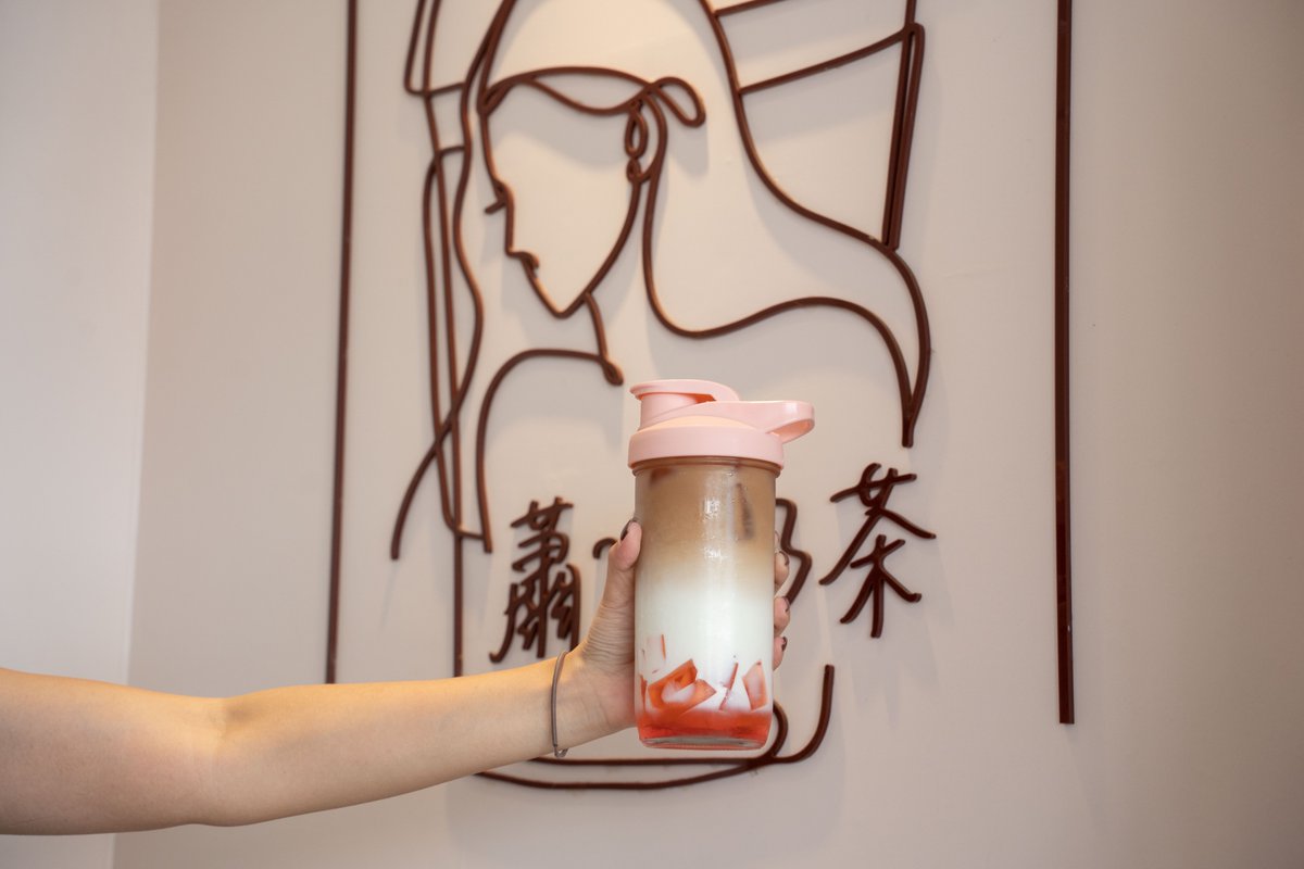 KaohsiungCity's tweet photo. 2023 Kaohsiung Milk Tea Festival
Kaohsiung #MilkTea Festival launches this weekend! At Kaohsiung’s prominent touring town-Yancheng district. Bringing 40 famous milk tea shops, plus 40 delicacy food trucks and countless local street foods. Serving you a satiated summer afternoon. https://t.co/EPfGhHs1gh