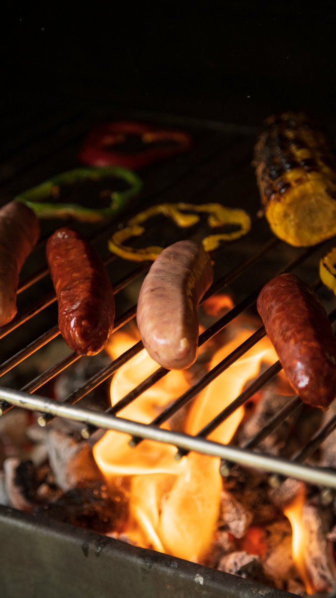 torredenunez's tweet photo. Una buena forma de despedir este mes de agosto sin duda es montar una #barcacoa. 🔥
Sabes qué productos escoger, ¿no? 😉 https://t.co/LaYlDFLHh5