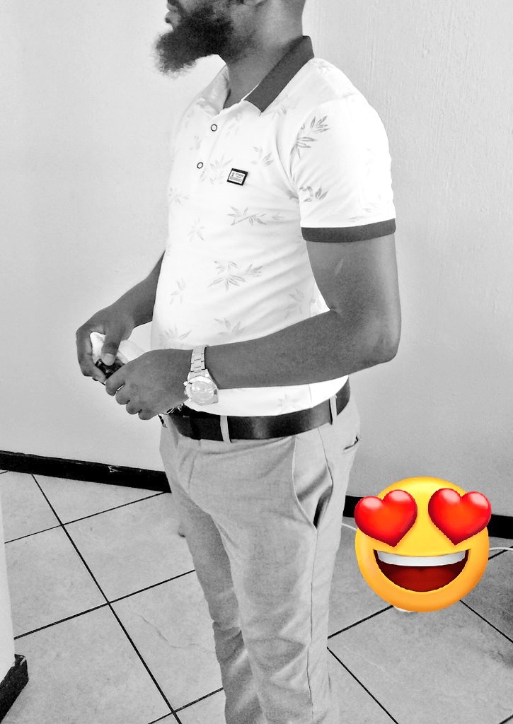 KhozaHilda's tweet photo. Birthday chillas with my bearded man 😍😍😍. Everytime I get I go celebrate 💞💞💞💃💃💃💃.
 #ButGod🙌🏿🙌🏿🙌🏿
#Weekendphotodump 😍😍😍❤️❤️❤️ https://t.co/u9vdyrVAND