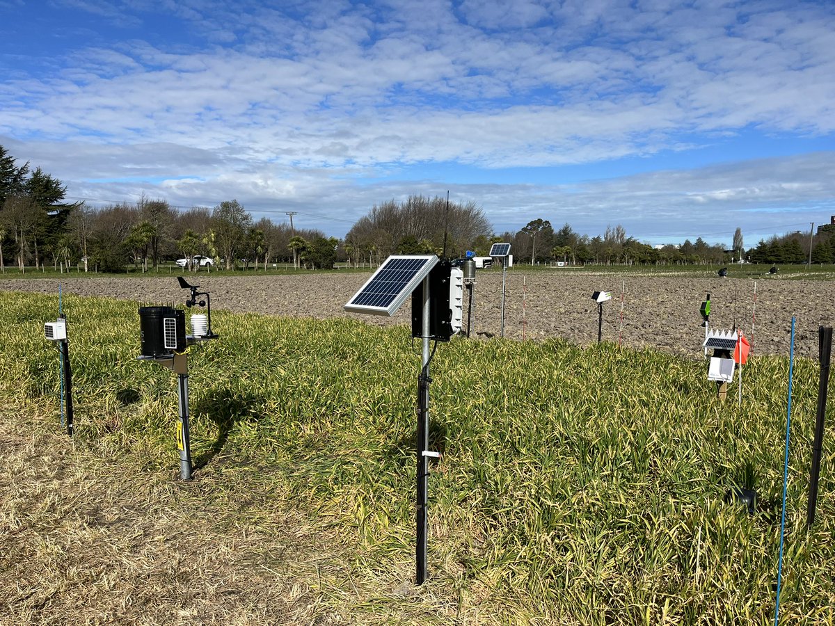 ChrisSmithnz's tweet photo. All the units installed, thanks to all those involved for all the sensors and various systems! #FAR #moisturemonitoring #agriwaterservices #cropx #halosystems #harvest #onfarmdata #PGGwater #primaryinsights #vantagenz https://t.co/pt9YS1gPuU