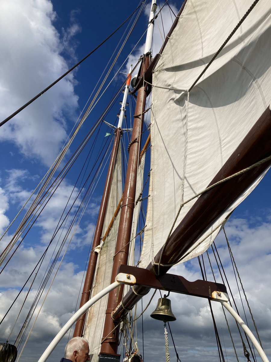 JobRich's tweet photo. A great day out on @SailMoonfleet cheers Jez https://t.co/f1hVByoKHX