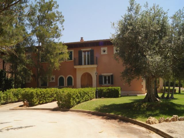 Deutschland - Mehrfamilien Häuser, Hotel, Finca auf Mallorca - Marbella. Besuchen Sie unsere Hompage.
