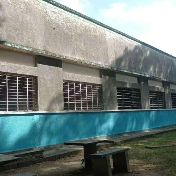 marys_orasma's tweet photo. #DATO | Gracias al Pdte @NicolasMaduro, seguimos con la rehabilitación de la EPB Ignacia Rodríguez de Mayol, parroquia Mucuritas municipio Achaguas estado Apure, construyendo espacios óptimos @_LaAvanzadora @eduardopiate2 @info_mppe @MPPEDUCACION @dcabellor @albequint https://t.co/BqVe5z0C2I