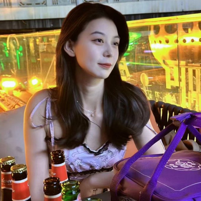 mdiyifuying's tweet photo. 投稿：

你们怎么知道我喜欢那种看起来就很坏的骚婊子？ https://t.co/sFKym7mG3F