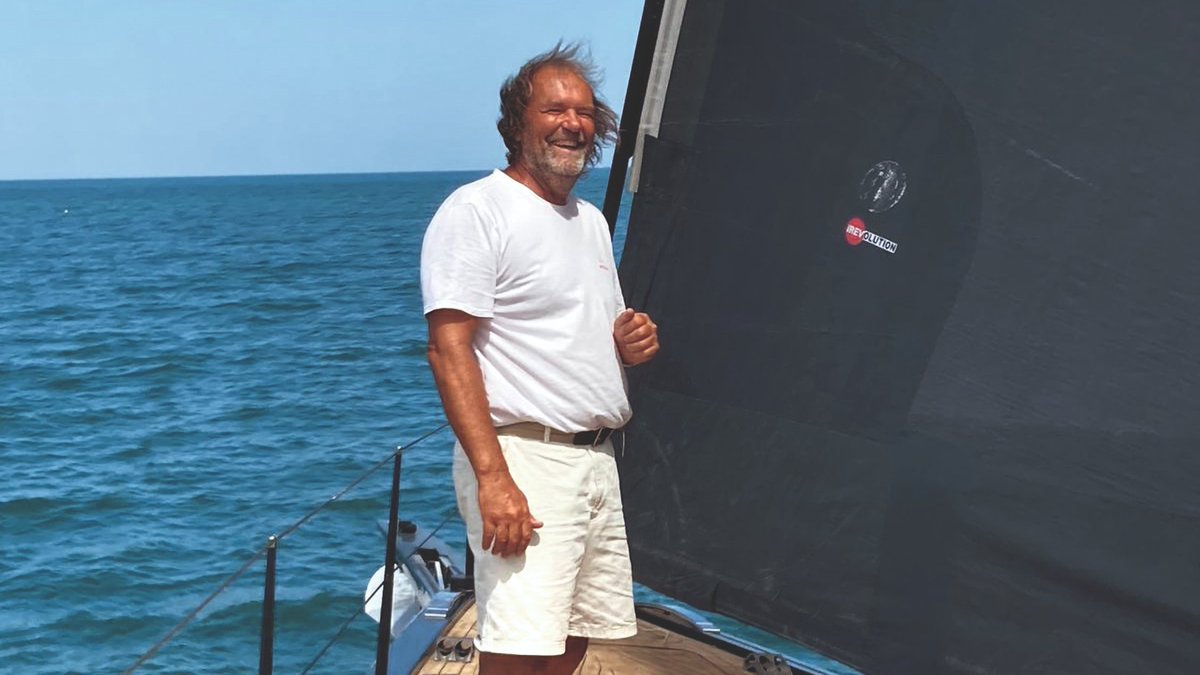 Guide_Rep's tweet image. 𝗚𝘂𝗶𝗱𝗮 #𝗠𝗮𝗿𝗰𝗵𝗲. 𝗣𝗼𝗿𝘁𝗶 𝗲 𝗺𝗮𝗿𝗶𝗻𝗲. 𝗖𝗼𝗻 𝗹𝗼 𝘀𝗸𝗶𝗽𝗽𝗲𝗿 𝗦𝗮𝗻𝗱𝗿𝗼 𝗖𝗶𝗰𝗰𝗶 𝗦𝗽𝗮𝘇𝗶𝗮𝗻𝗶 𝗮𝗹𝗹𝗮 𝘀𝗰𝗼𝗽𝗲𝗿𝘁𝗮 𝗱𝗲𝗹𝗹𝗮 𝗿𝗲𝗴𝗶𝗼𝗻𝗲.
La nuova #GuidaRepubblica in edicola, in libreria e online su 👇🏻
ilmioabbonamento.gedi.it/iniziative/gui…