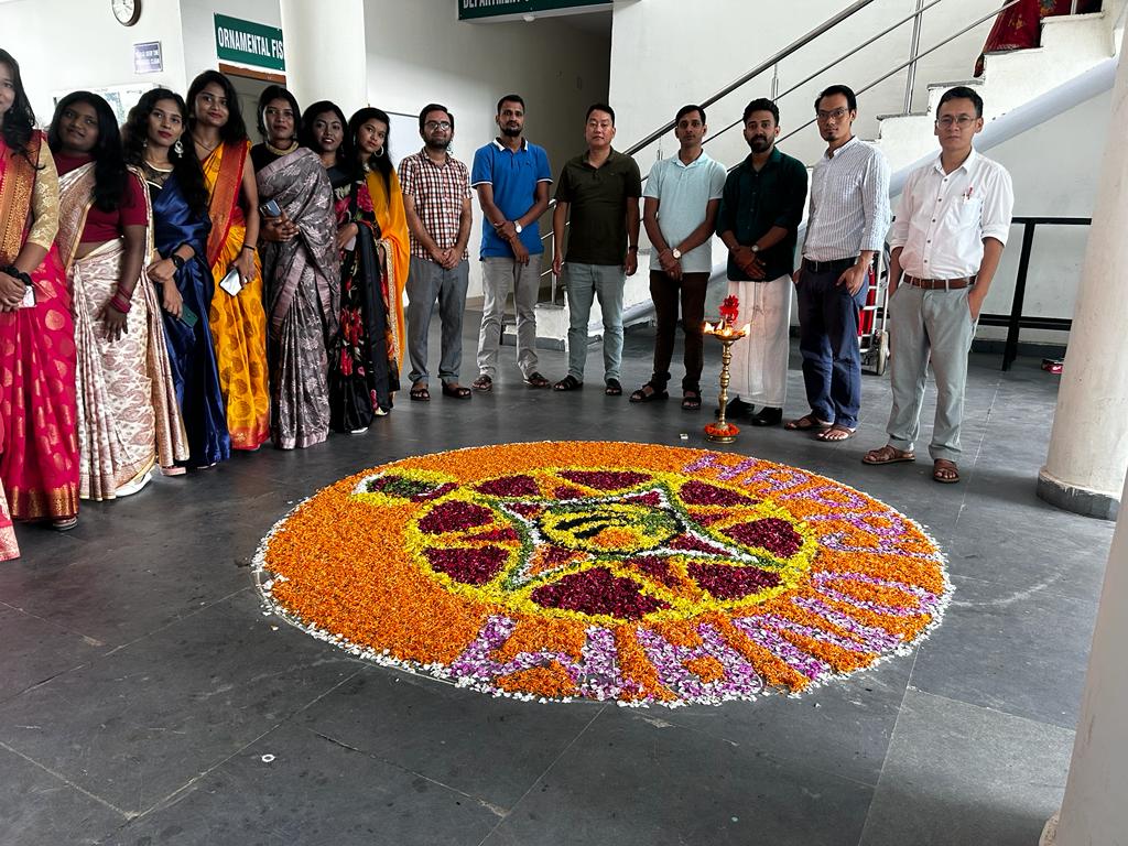 cofsgumla's tweet photo. Teachers and Students of  @cofsgumla  celebrated the festival of 'Gods Own Country' far away from its land in Jharkahnd. This shows the nations integrity and strength. Axiomatically we all bear one status in common and that is being an INDIAN!

#onamcelebration #HappyOnam https://t.co/EIL70O1tL4