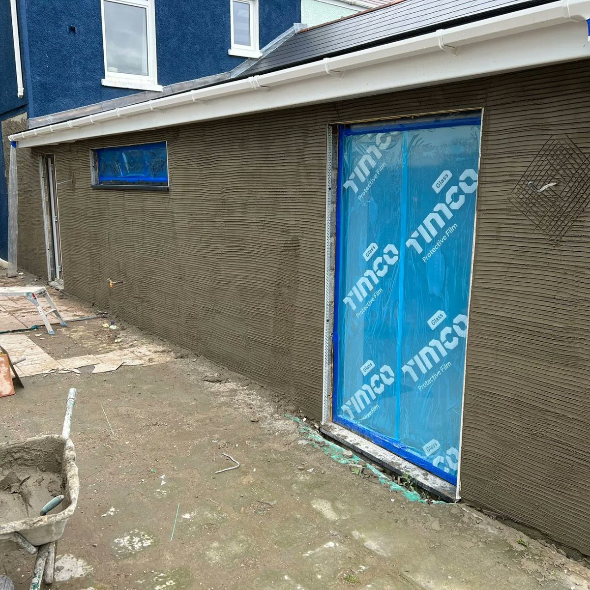 ADWPlastering's tweet photo. New extension scratch coat all complete &amp; ready for a pebble dash finish #adwplastering #plastering #rendering #attentiontodetail #stucco #swansea #carmarthenshire https://t.co/5I6SaYaW5w