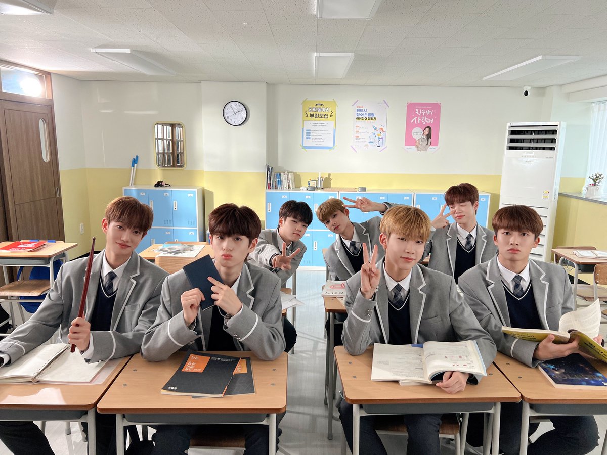 officialTheWind's tweet photo. [📸] #더윈드데이 #THEWINDDAY

23.08.29
<1인칭 라이브>

더윈드 다시 만나게 해달라고
소원을 빌었더니🧙
교복윈드가 쨘..?🌟

다음 소원은..
더윈드랑 위즈가 행복하게 해주세요❣

#더윈드 #THEWIND #The_Wind #다시만나
#신재원 #김희수 #타나톤
#최한빈 #박하유찬 #안찬원 #장현준 https://t.co/aL207bRV2c