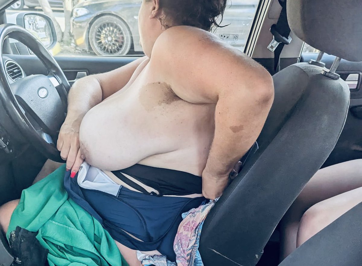 Bethbuffay_bbw's tweet photo. Was getting out of my wet swimming costume so I could go into a restaurant… the man in the car next to me got an eye full ! Look my massive tits
#massiveboobs #bigboobs #bbw #freeonlyfans #plussizelady https://t.co/fH6xYmF4fU