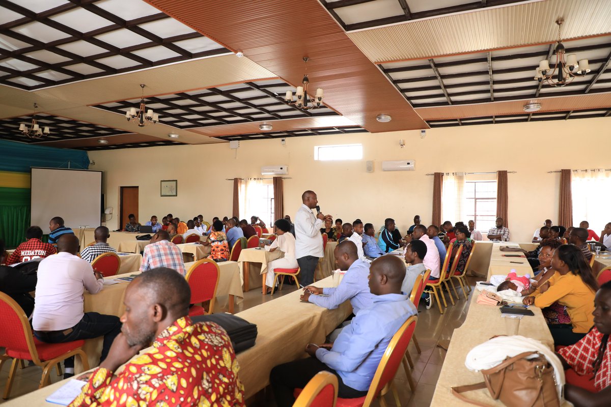 REMA_Rwanda's tweet photo. REMA &amp; @Rwanda_Edu are conducting training sessions on sound management &amp; handling of chemical wastes

The training was organised for science lecturers, teachers &amp; lab managers using chemicals &amp; tools generating hazardous wastes in secondary schools &amp; higher learning institutions https://t.co/Jdqap4idSa