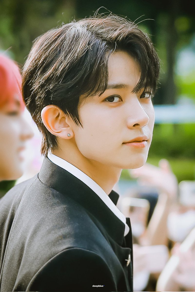 HeeseungAngel's tweet photo. he looks like a main character in a drama 🥹
#HEESEUNG https://t.co/UMqWuPfHEi