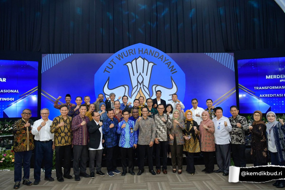 #SahabatDikbud, Mendikbudristek <a href="/nadiemmakarim/">Nadiem Anwar Makarim</a> hari ini (29/8) meluncurkan Merdeka Belajar Episode ke-26: Transformasi Standar Nasional dan Akreditasi Pendidikan Tinggi, di kantor Kemendikbudristek, Senayan, Jakarta.

Episode #MerdekaBelajar kali ini mengacu pada Peraturan