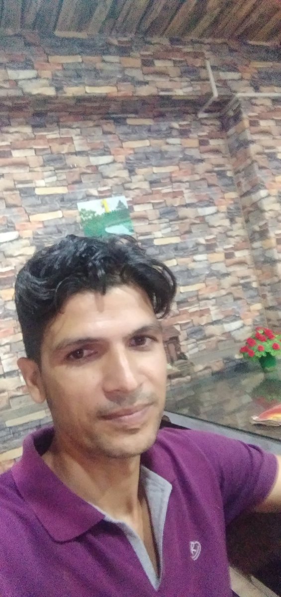 धेरै  पछि एउटा  फोटो प्रोफाइलमा टांसियो 🤔