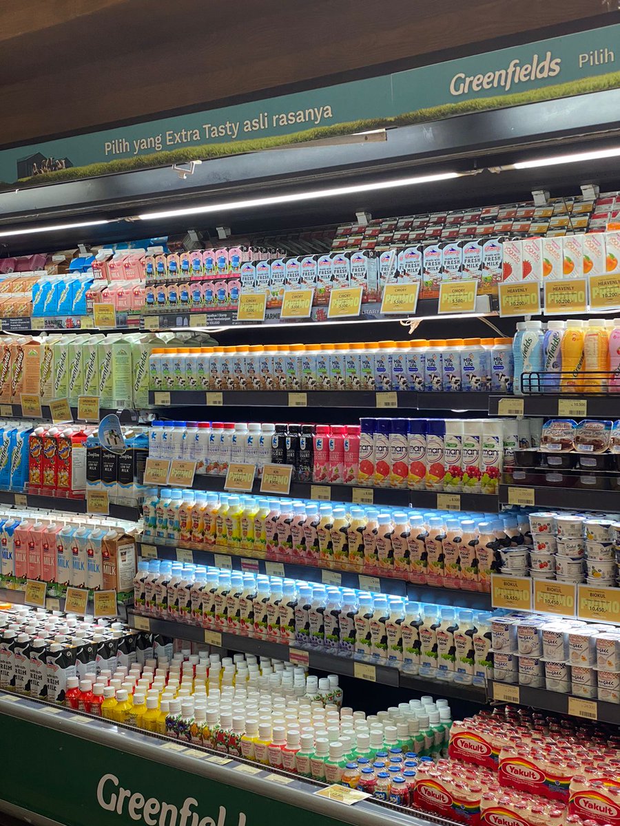 Angga41275213's tweet photo. Lagi cari minuman yg lagi rame...
Ada yg tau namanya kah ?? 🙈 https://t.co/k0Hn9hiCMG