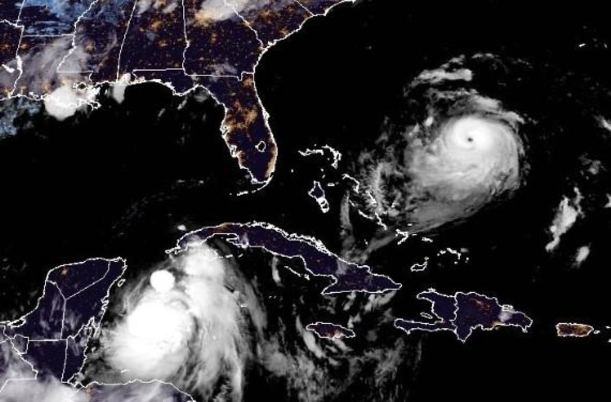 whossiry's tweet photo. UPDATES
❕#Idalia strengthened to a hurricane early this morning, with maximum sustained winds of 75 mph.
❕#HurricaneFranklin remains 'formidable' Category 4 as it moves away from U.S. https://t.co/gXRDWwq4u6