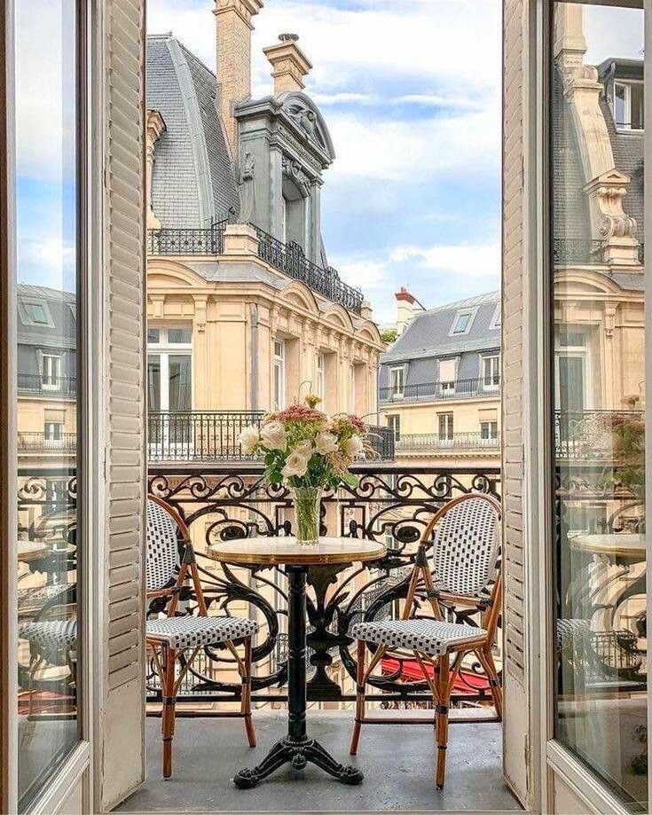 i want to spend a sunny day on the balcony in paris