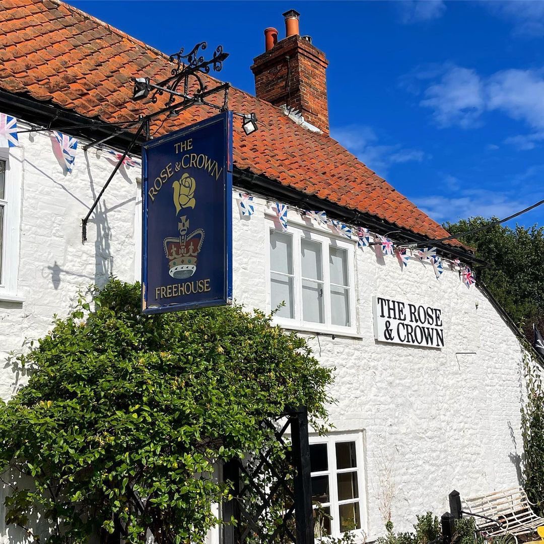 The Rose & Crown tweet media