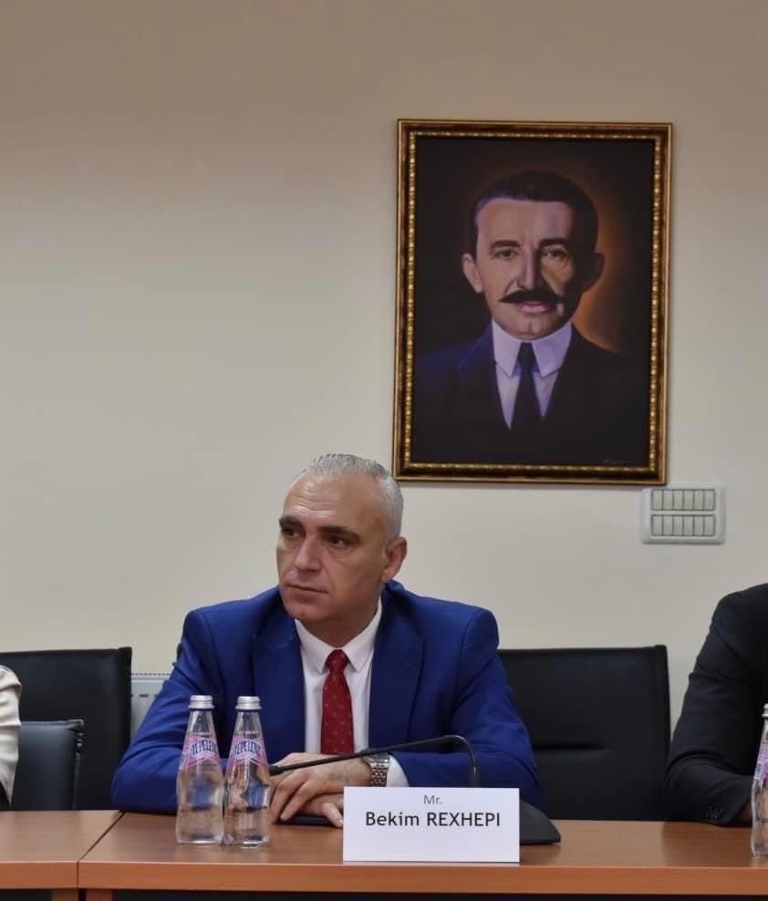 BekimRexhepi3's tweet photo. 🇺🇸
with the Leader Mr. Ali Ahmeti, and co-party colleagues, we met the American delegation from Ohio, Mississippi, Texas and Illinois, Mrs. Sarah Harbison, Mr. Noah Sanford, Mrs. Bride Sweeney, Mrs. Vanessa Tanner, Mr. Anthony Vega, Mr. Robert Williams and Mr. David Spector. https://t.co/9B8nWmtjNf