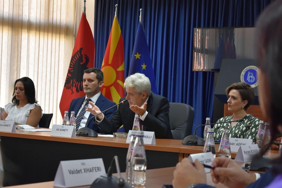 BekimRexhepi3's tweet photo. 🇺🇸
with the Leader Mr. Ali Ahmeti, and co-party colleagues, we met the American delegation from Ohio, Mississippi, Texas and Illinois, Mrs. Sarah Harbison, Mr. Noah Sanford, Mrs. Bride Sweeney, Mrs. Vanessa Tanner, Mr. Anthony Vega, Mr. Robert Williams and Mr. David Spector. https://t.co/9B8nWmtjNf
