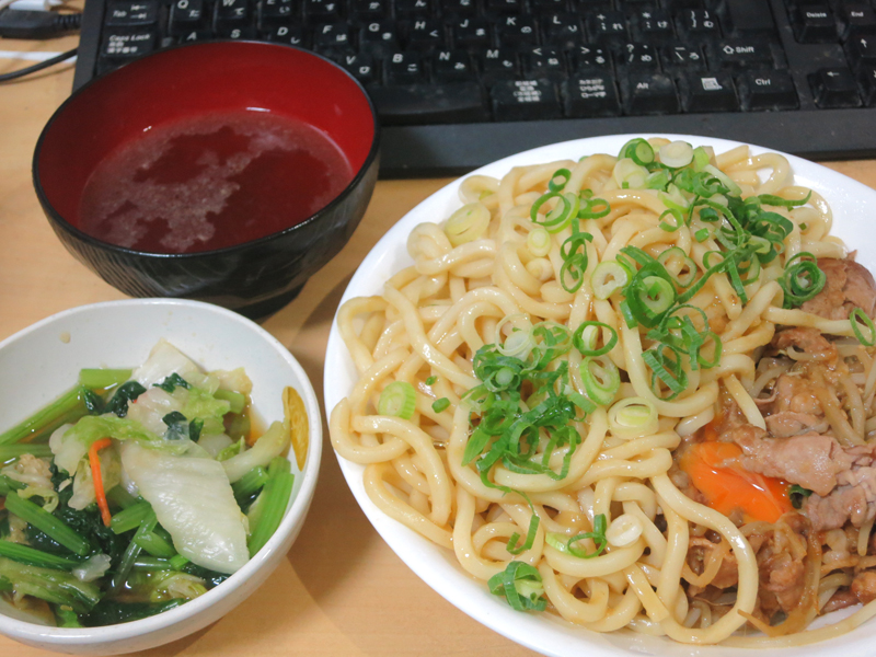 10話のパタン的なアレ、昔よく作ってました。正確なメニューでなくすき焼きのタレとおろしニンニクとかで味付けしたものですが 