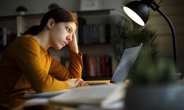 NurseStandard's tweet photo. The number of students who do not complete their nursing degrees remains high, with more than a third leaving early.

We look at practical measures that would offer students the support they need to complete their studies, including waiving tuition fees.

https://t.co/aqz9unhRA1 https://t.co/LsZGeDh5zm