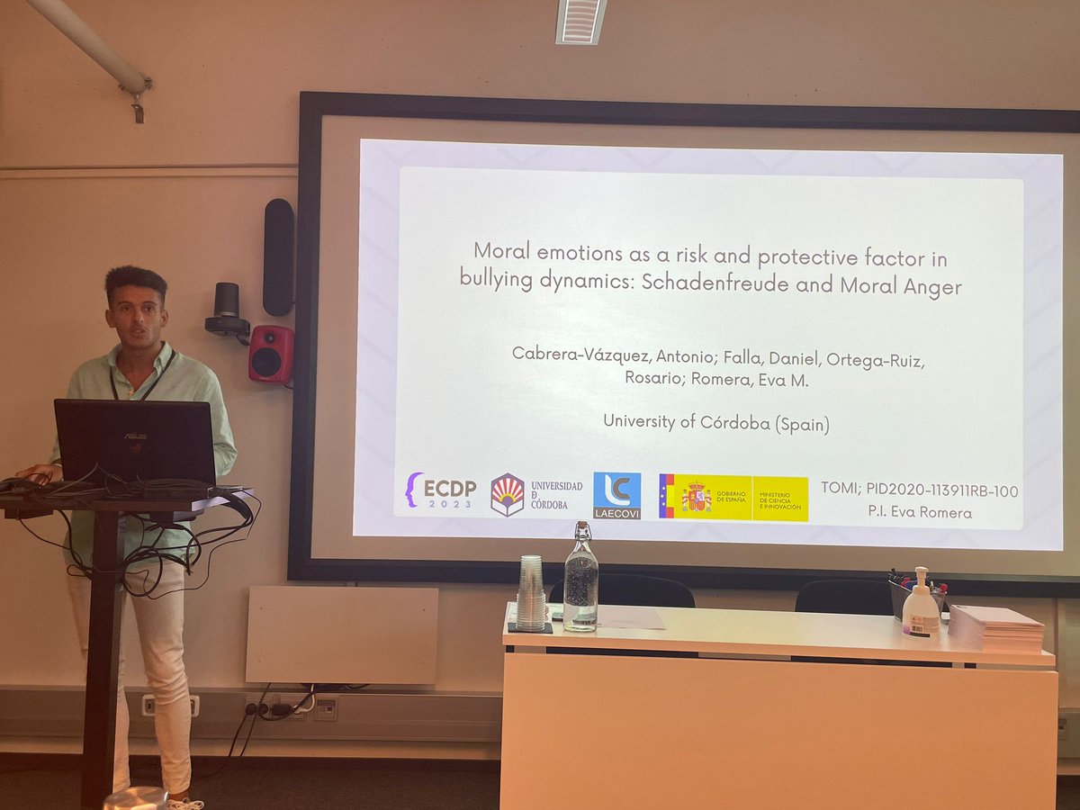 La primera de las presentaciones en el #ECDPTurku, <a href="/ecdp2023/">ECDP 2023</a> la ha realizado <a href="/ant_cabrera98/">antonio cabrera vazquez</a> para analizar el rol de las emociones morales de alegría maliciosa e ira moral sobre la implicación de los escolares en la agresión y defensa del acoso escolar