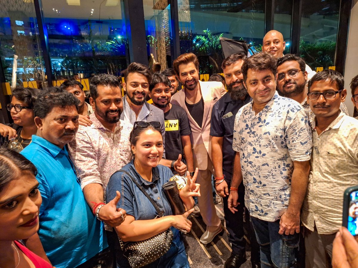 jeet30's tweet photo. We completed filming talkie portions of #Boomerang  🤘 https://t.co/aDI3AmPKoE